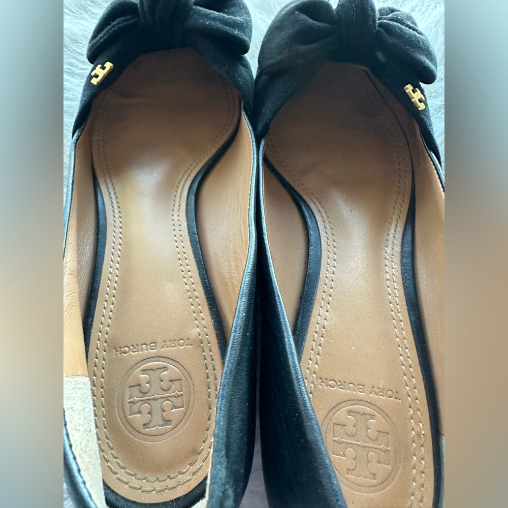 Tory Burch Eleanor size 7 Black Flats with Bow Accent pointy toe suede - Picture 7 of 16